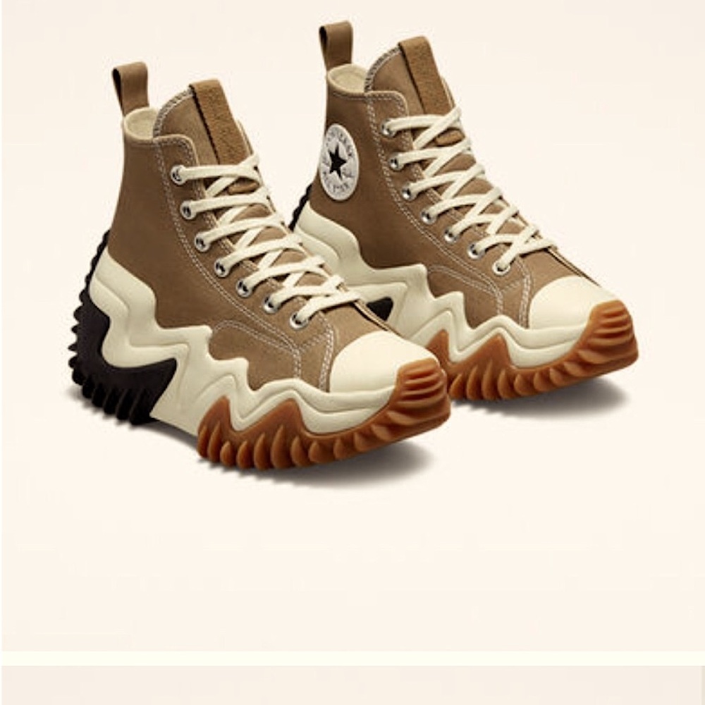 CONVERSE Run Star Motion CX Platform
UNISEX HIGH TOP SHOE W 9.5 M 8, Sand color
